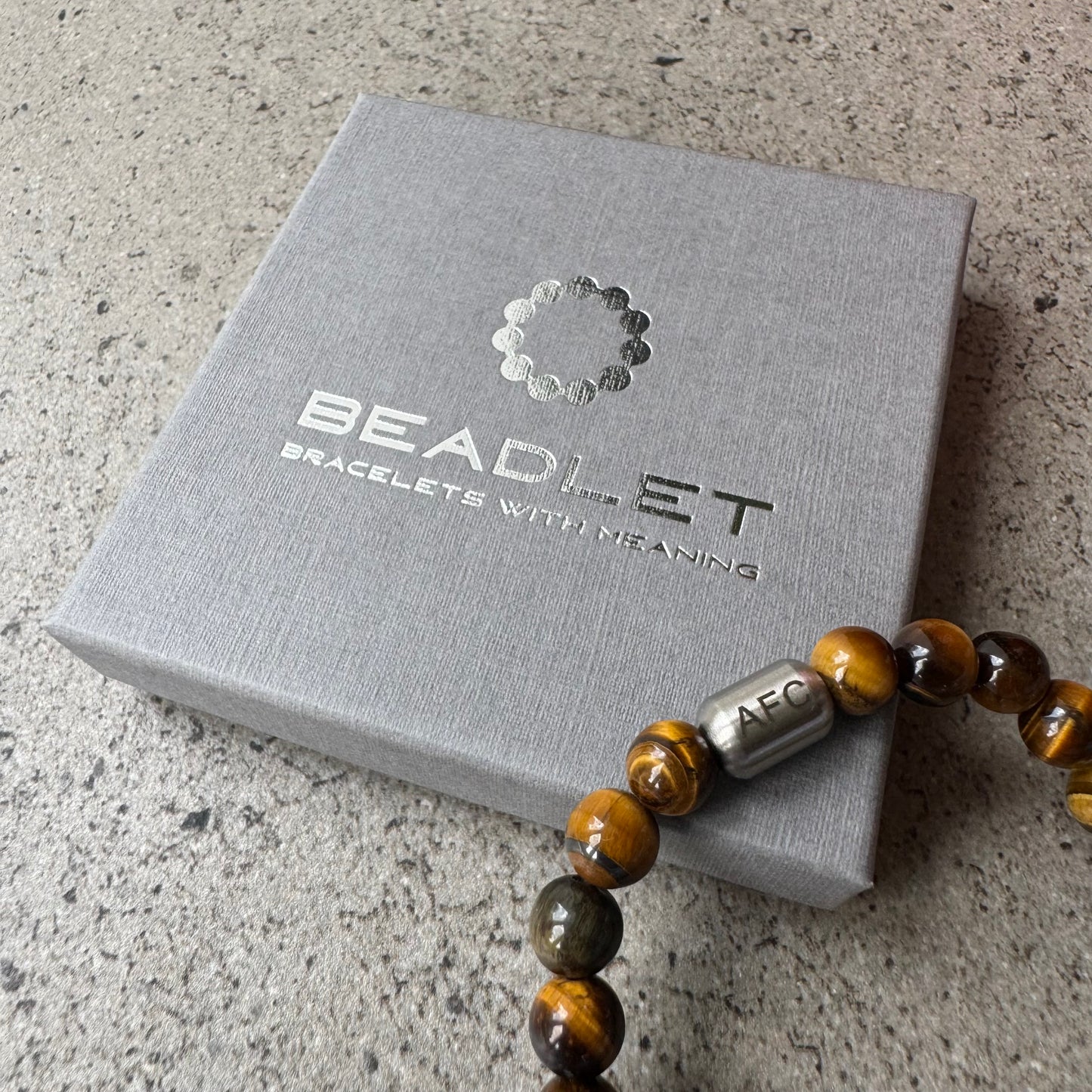 Arsenal Men's Tiger Eye Beaded Bracelet